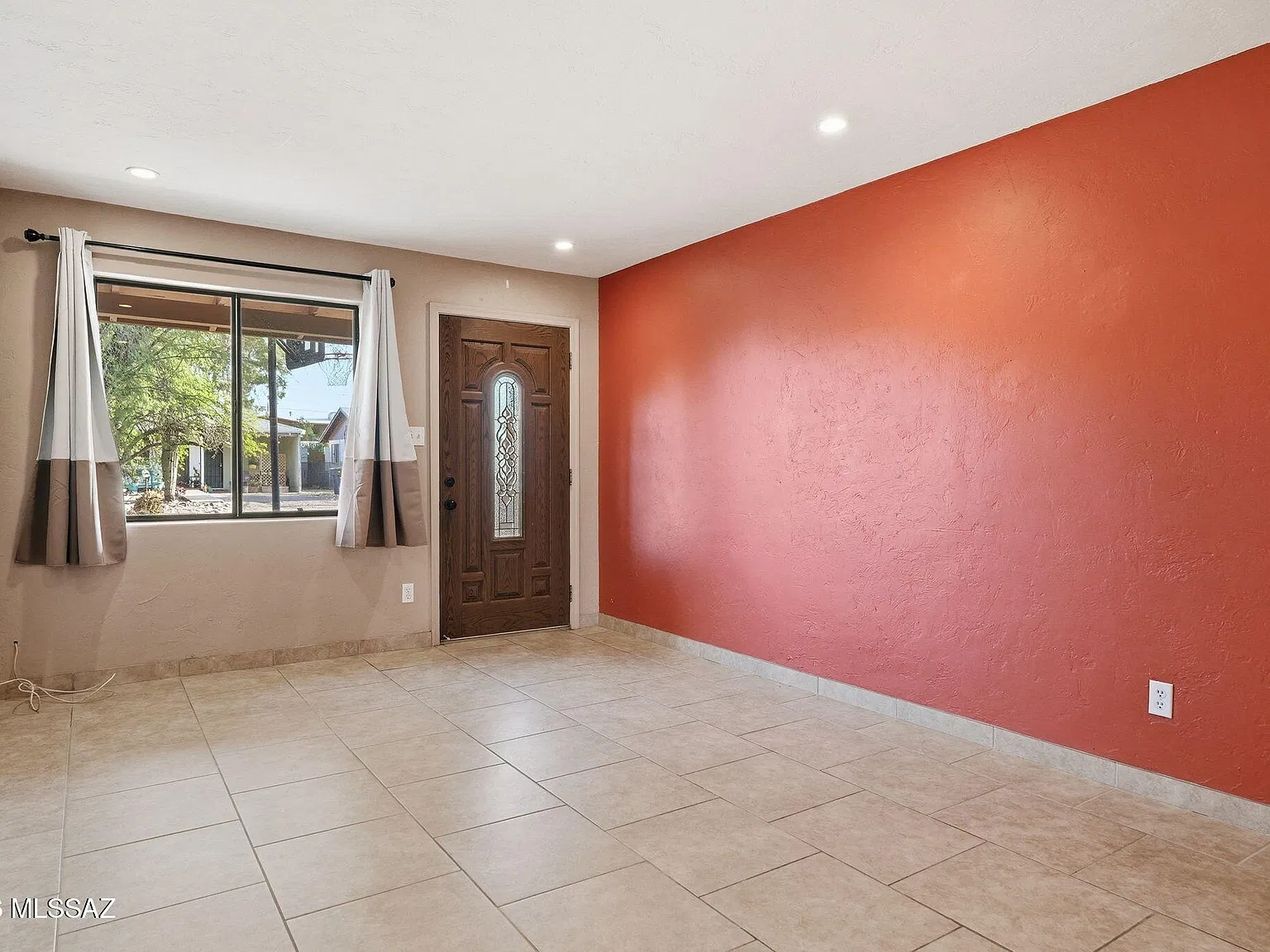 5 bed, 1748 sqft, $1,995 — Photo 2