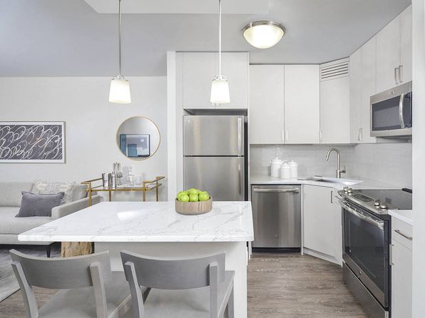 320 W Illinois St APT 1416