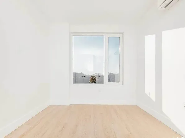 1349 Brooklyn Avenue image 8 of 13