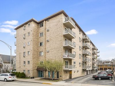 300 Circle Ave APT 6B, Forest Park, IL, 60130