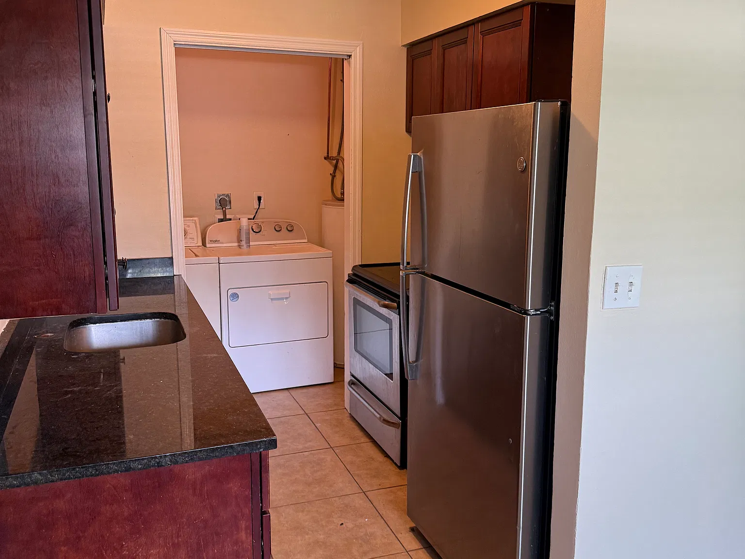 3 bed, 2297 sqft, $2,600 — Photo 2