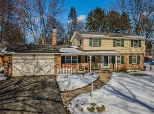 44 Shire Oaks Dr, Pittsford, NY 14534