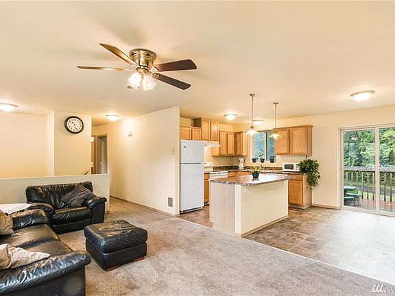 3rd image of 2662 Connecticut Pl S