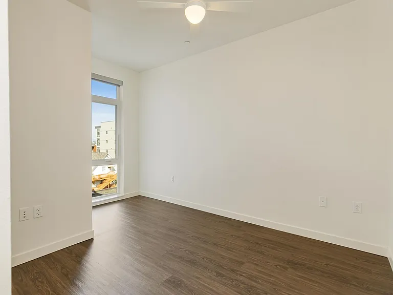101 Broadway, Live Here, Go Anywhere — Photo 19