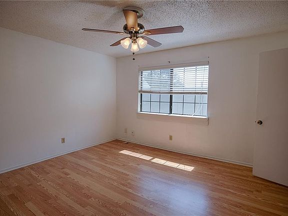 2nd image of 1717 W 35th St APT 104