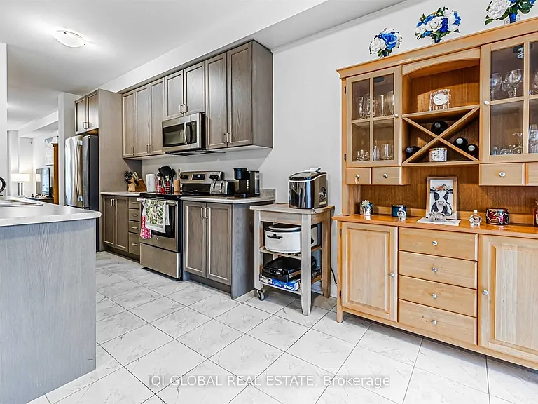 4084 Fracchioni Dr — Photo 3