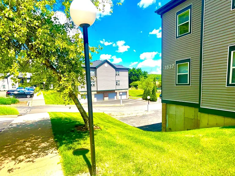 The Terrace at Cedar Glen — Photo 23