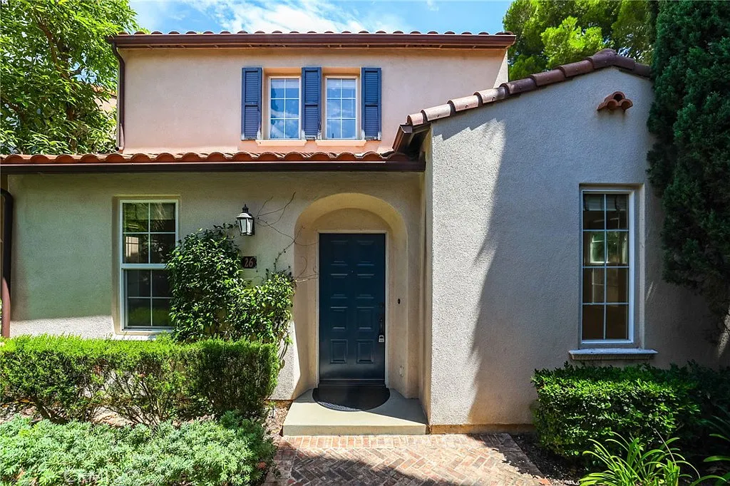 3 bed, 2.5 bath, 1534 sqft, $4,350 — Photo 1