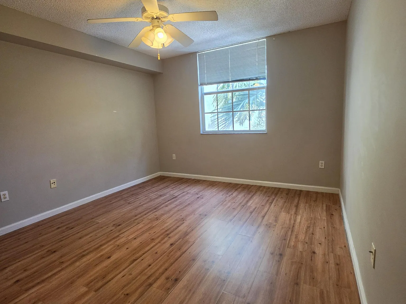 2 bed, 2.0 bath, 1120 sqft, $2,490 — Photo 4