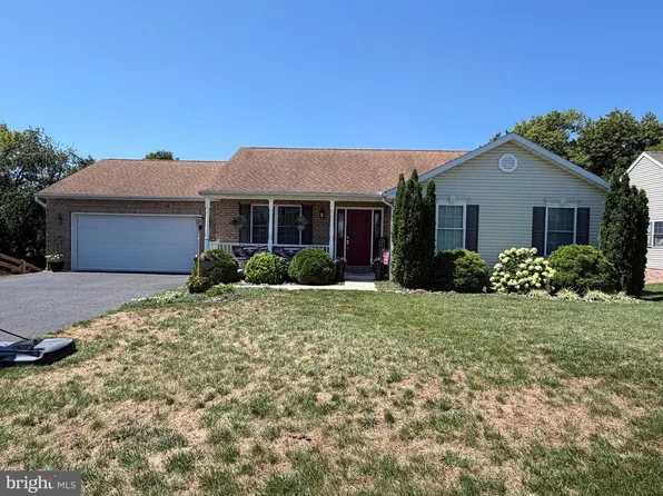 302 Frick Ave, Waynesboro, PA 17268