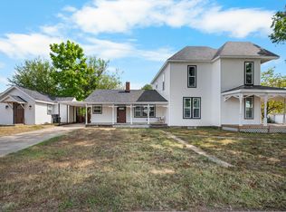 327 E Chestnut Street, Bolivar, MO 65613