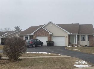 402 Sunbeam Ct, Stillman Valley, IL 61084