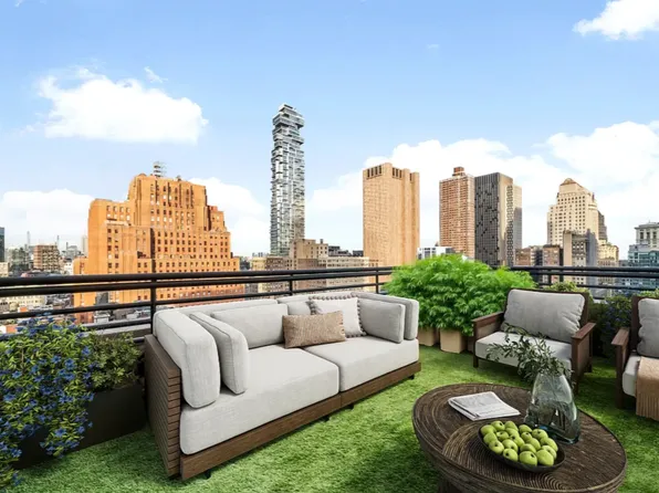 143 Reade Street image 4 of 29