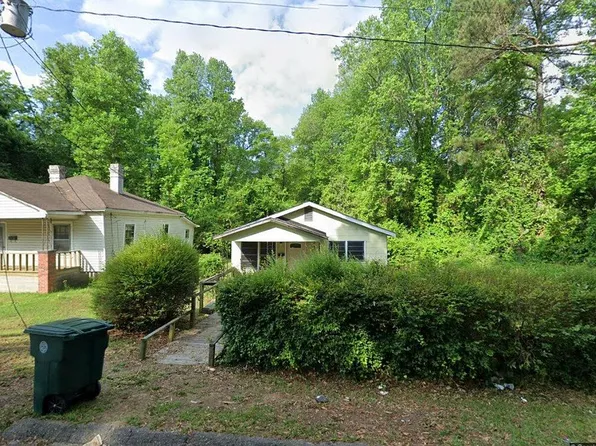703 Charlotte St, Hamlet, NC 28345