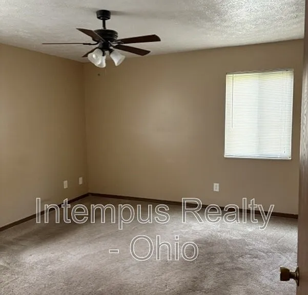 7469 Huntington Dr #3 — Photo 4