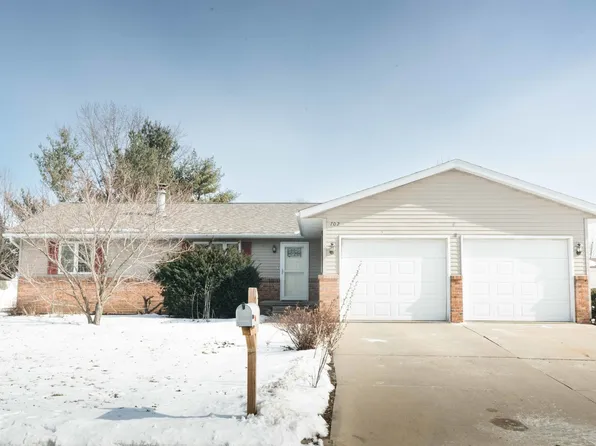 702 N Seminole Dr, Pontiac, IL 61764