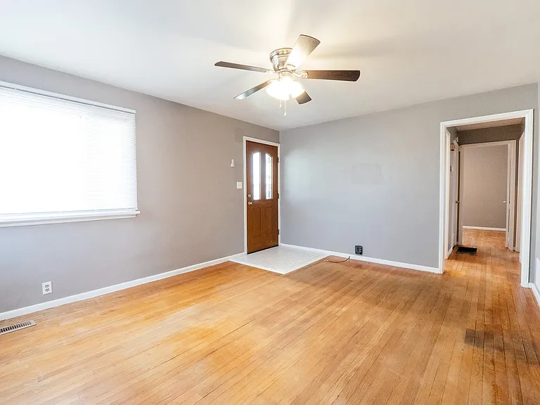 1015 Brough Ave — Photo 6