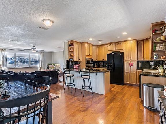 4th image of 811 Jefferis Ct