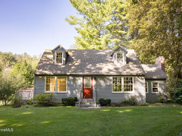 9 Grant Ln, Great Barrington, MA 01230