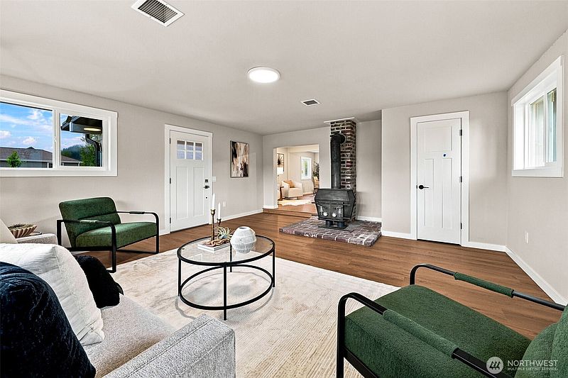 5th image of 1795 E Mason Avenue