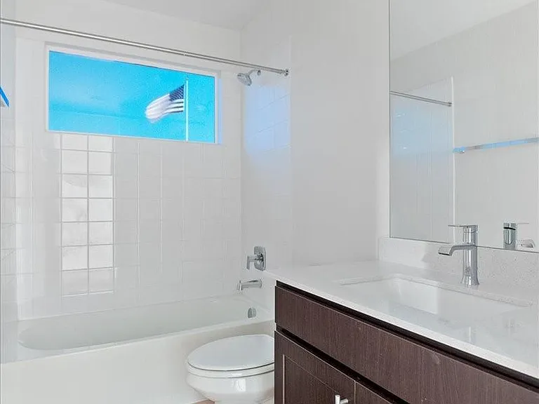 224 Fairfax Ave — Photo 13