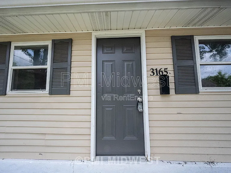 3165 Station St #A — Photo 2