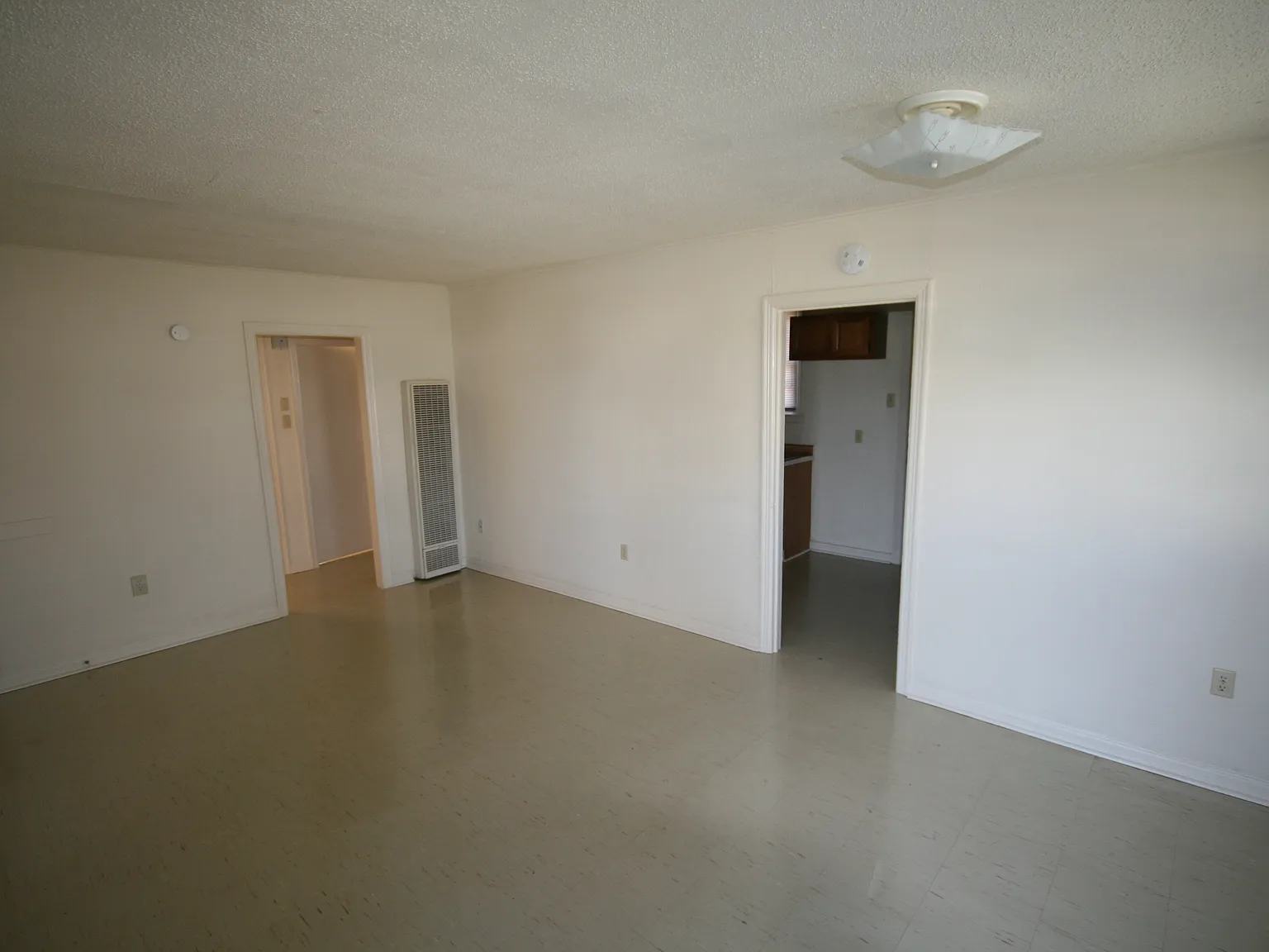 2 bed, 755 sqft, $1,250 — Photo 4