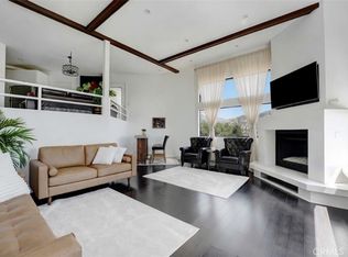 8742 Azul Dr, Canoga Park, CA 91304