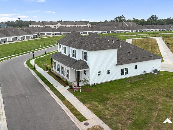 5th image of 9572 Trail Edge Ave