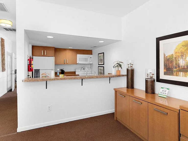 Kensington Manor Apartments — Photo 34