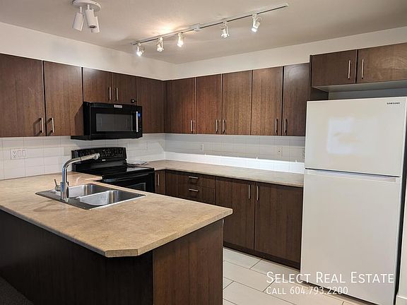 3rd image of 45561 Yale Rd #110