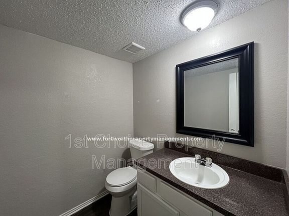 4th image of 726A Bluebonnet Dr
