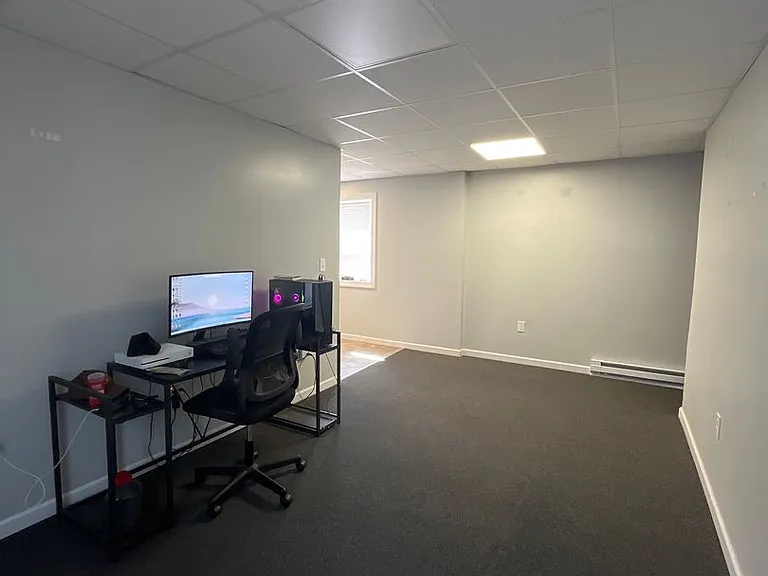 360 Lehigh Ave — Photo 8