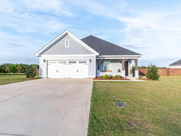 104 Creekridge St, Headland, AL 36345