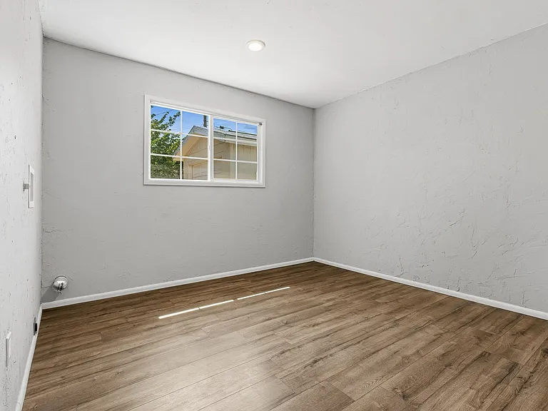 2300 Aspen Dr — Photo 8