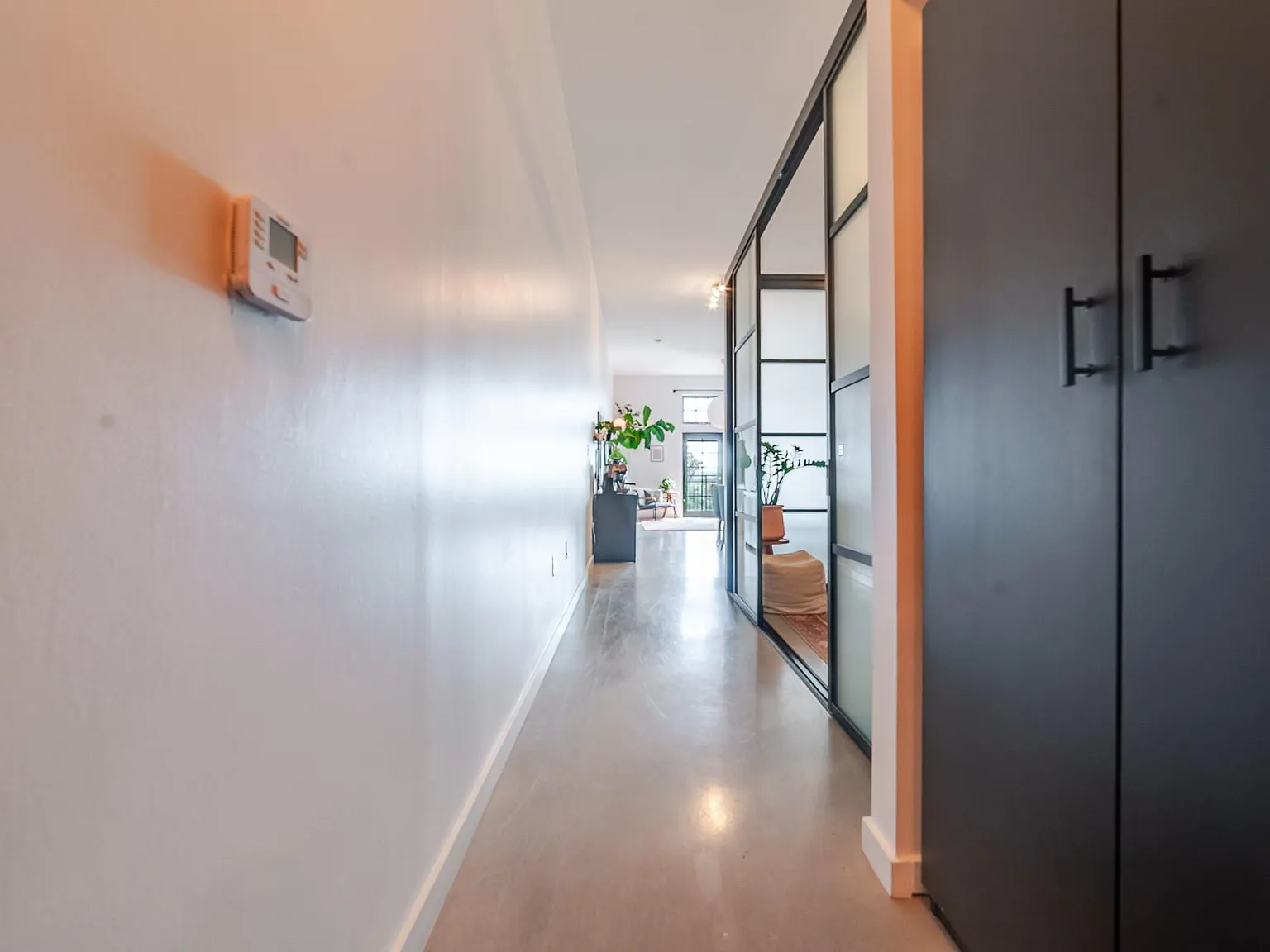 1 bed, 1.0 bath, 828 sqft, $2,500 — Photo 1