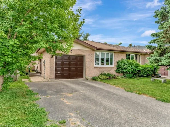 5 Marcon Ct, Kitchener, ON N2E 3G2