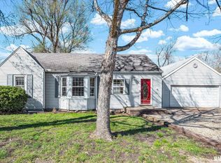 1525 E Hendryx Ln, Peoria, IL