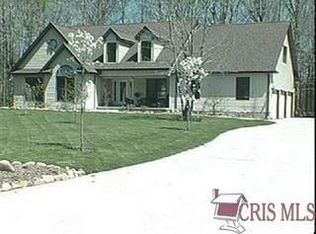 6006 Lakeview Dr, Hubbard, OH 44425