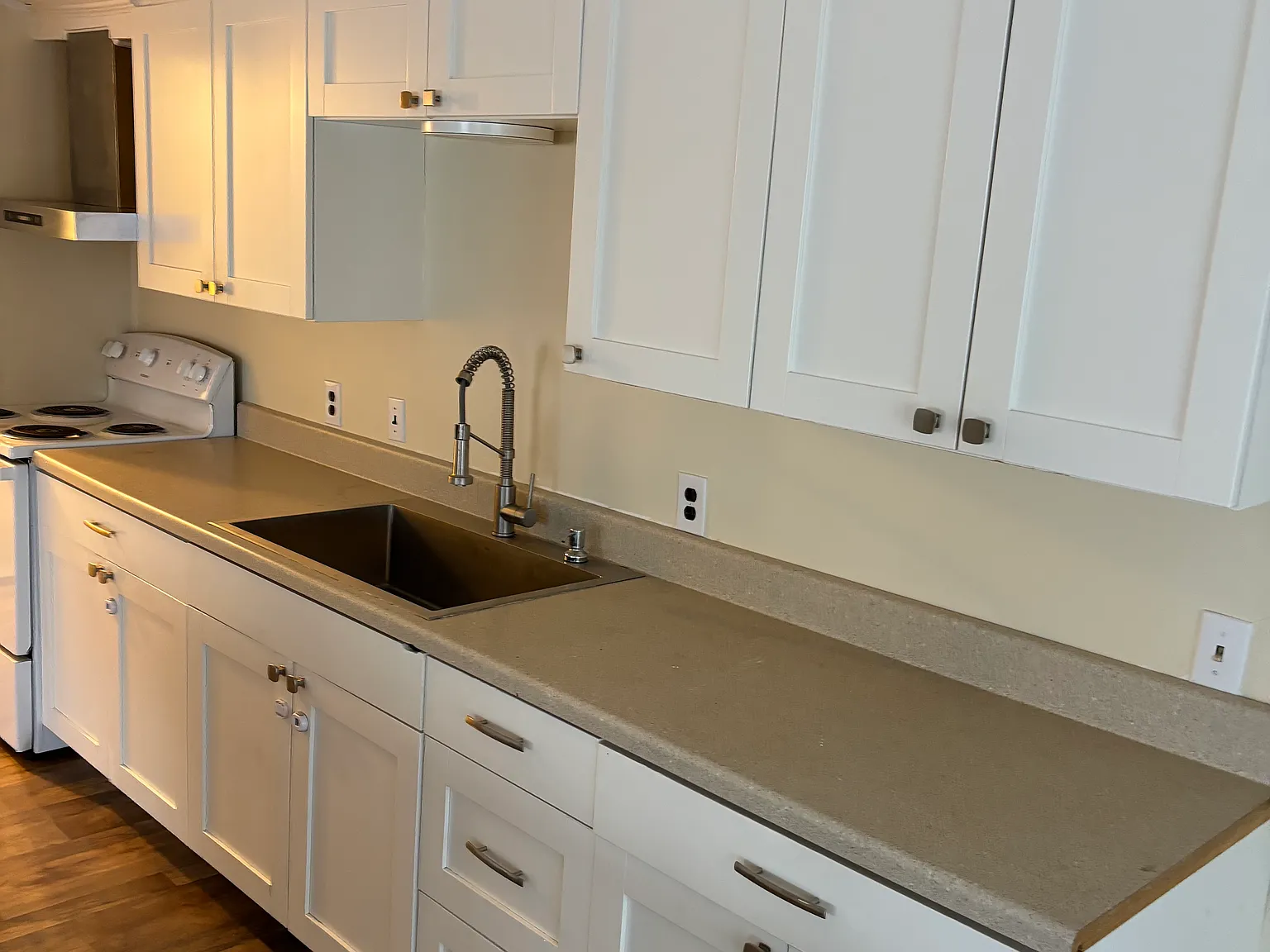 3 bed, 1300 sqft, $1,200 — Photo 3