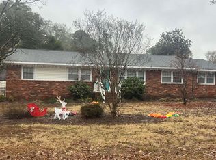 1026 Edgewood Dr, Hartsville, SC 29550