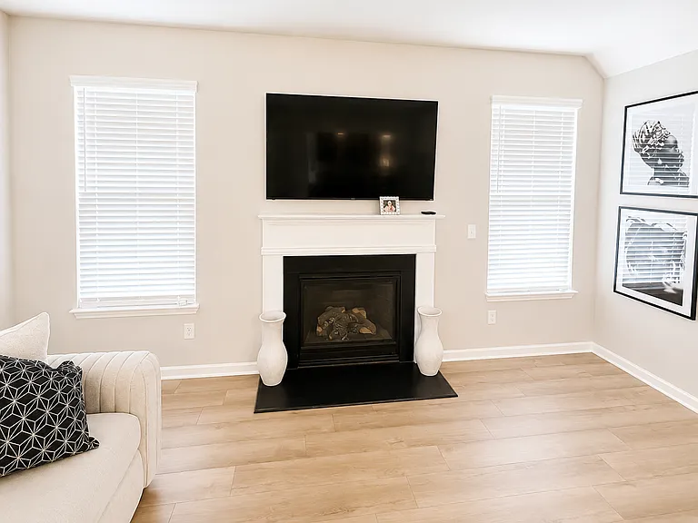1104 Gilbert Ct — Photo 7