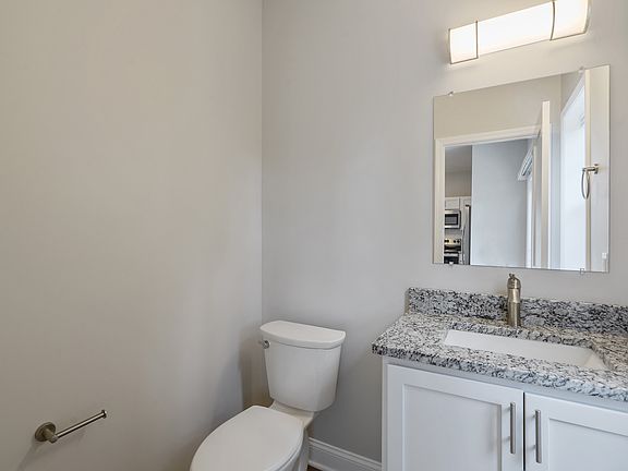 4th image of 44 Florentine Cir