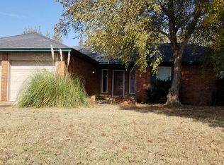 813 Jay Dr, Noble, OK 73068