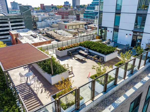 55 Duke St W #1210, Kitchener, ON N2H 3W6