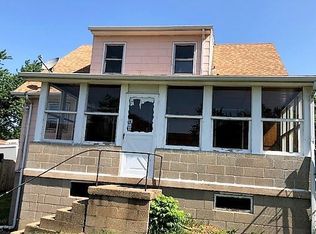 2060 Chambers Rd, Saint Louis, MO 63136