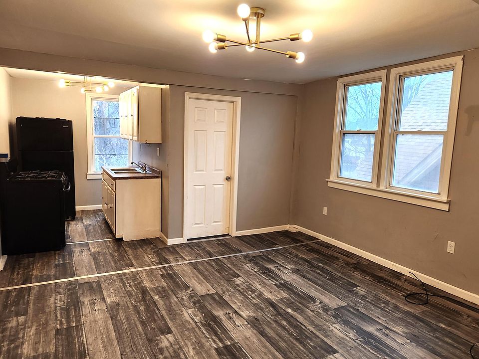 1st image of 15 Way St #3