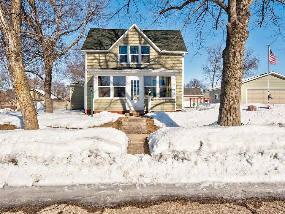 1st image of 311 7th Ave N