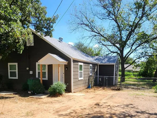 1138 W McNeill St, Stephenville, TX 76401