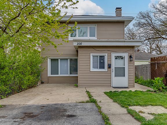 2nd image of 200 W 26th St